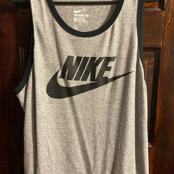 Athletic Wear - Picture 3 of 4